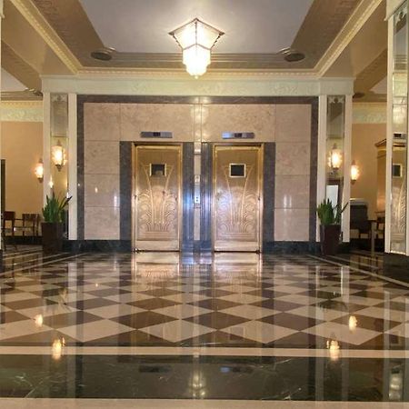 Ambassador Hotel Милуоки Интериор снимка